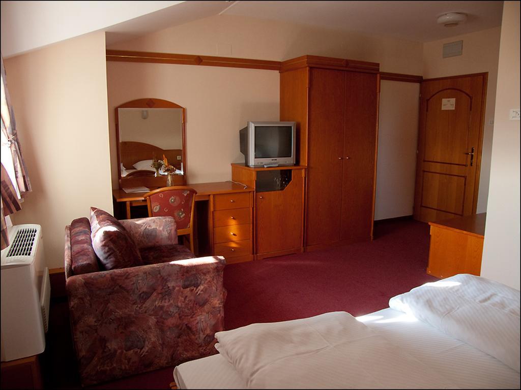Hotel Lagus Gornji Kneginec Ngoại thất bức ảnh