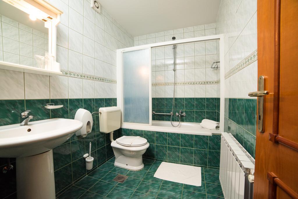 Hotel Lagus Gornji Kneginec Ngoại thất bức ảnh