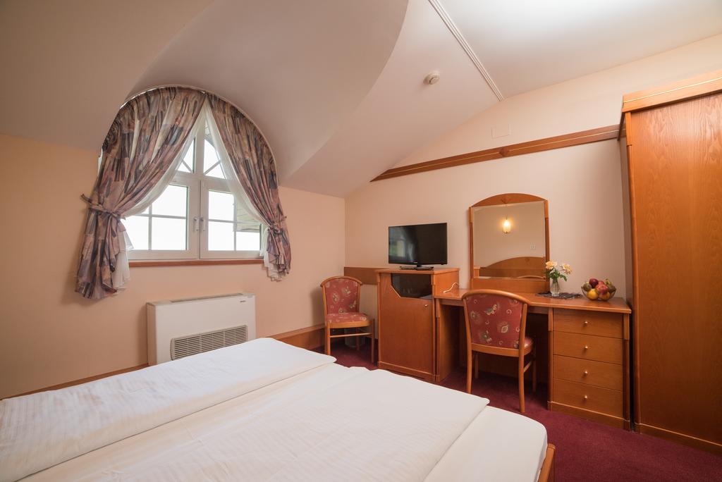 Hotel Lagus Gornji Kneginec Ngoại thất bức ảnh