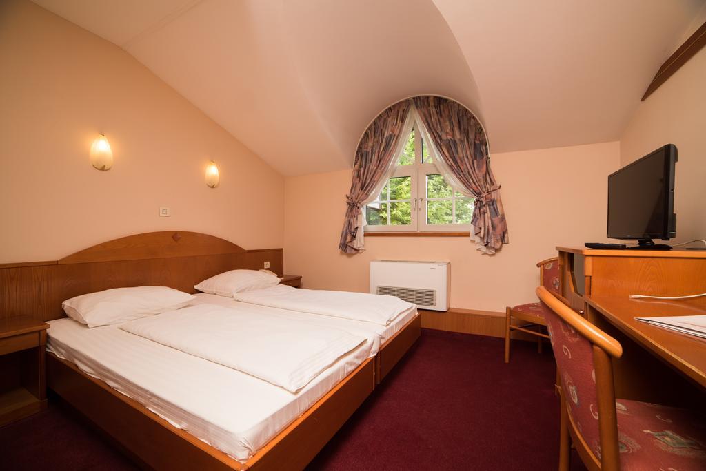 Hotel Lagus Gornji Kneginec Ngoại thất bức ảnh